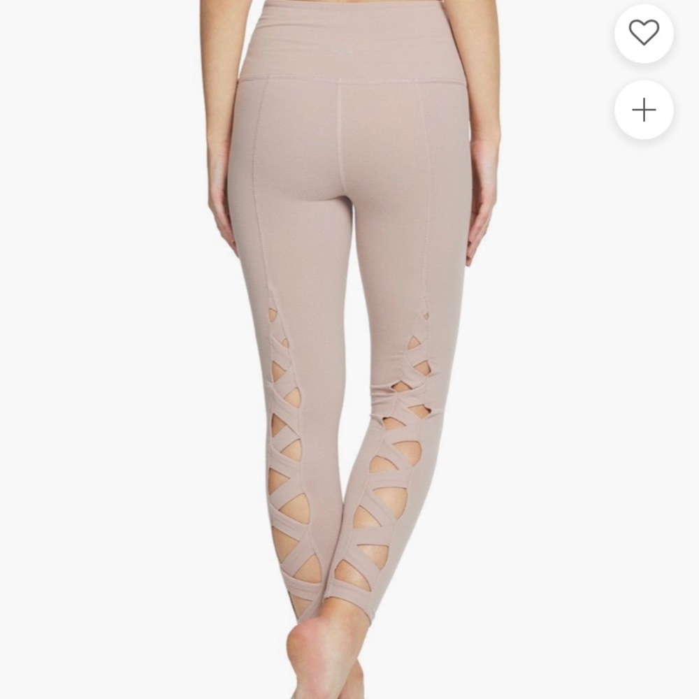 Beyond yoga blush leggings size S